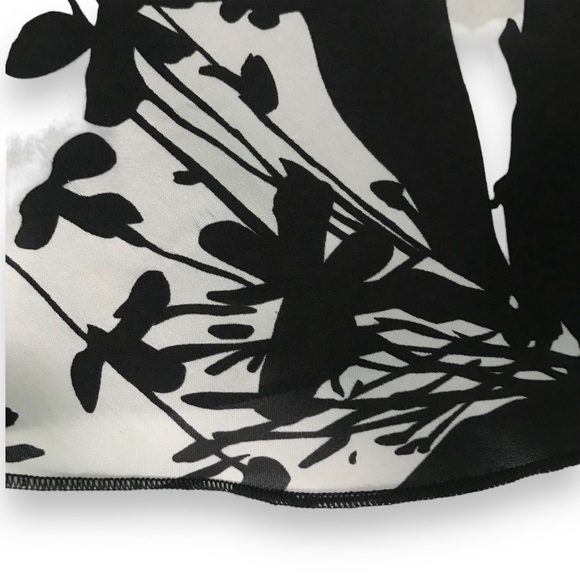 Spence Dark Blue Floral Sleeveless Semi-Sheer Blouse - Picture 6 of 11